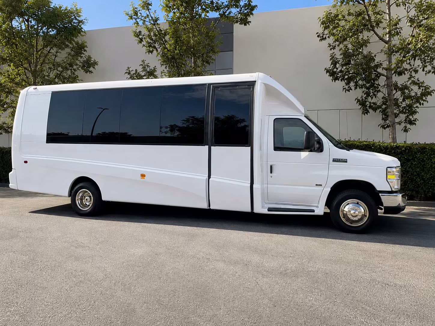 minibus rentals for lakewood bridal parties and small wedding groups